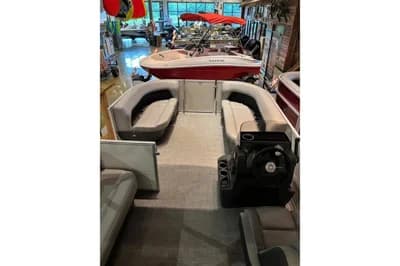 2026 Sun Tracker Party Barge 16 DLX 2
