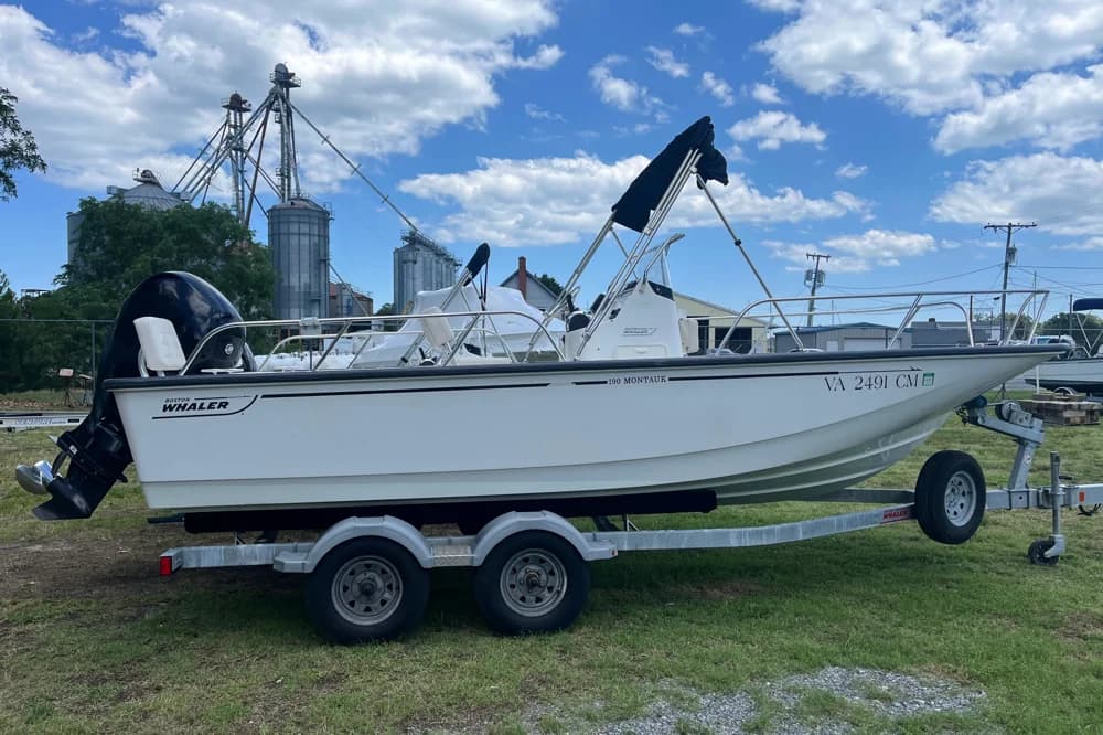 2019 Boston Whaler 190 Montauk