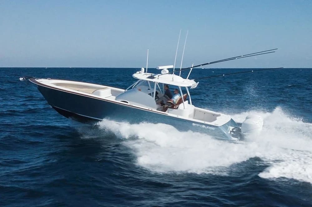 2018 Winter Custom Yachts Center Console