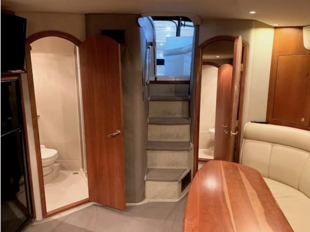 2002 Cruisers Yachts 3870 Express | 43 ft