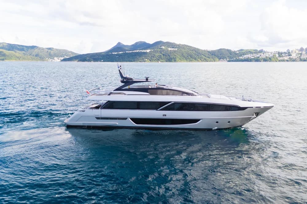 2019 Riva 100' Corsaro | 98.1 ft