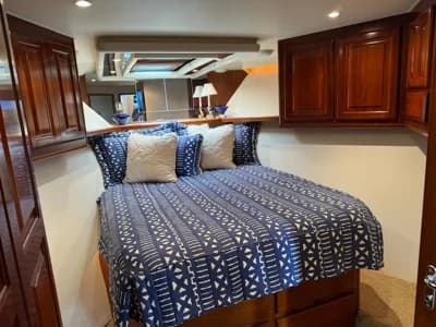1995 Viking 54 Sports Yacht | 54.1 ft 3