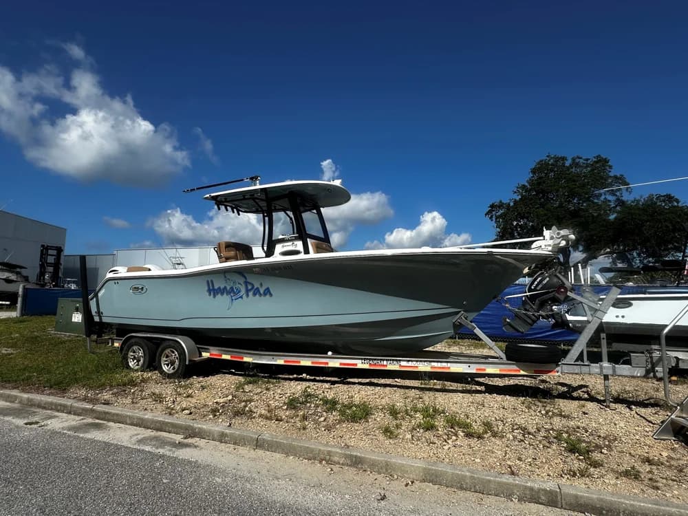 2020 Sea Hunt Gamefish 27 Coffin Box