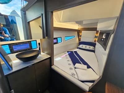 2024 Tesoro T38 power cat | 38.4 ft 3