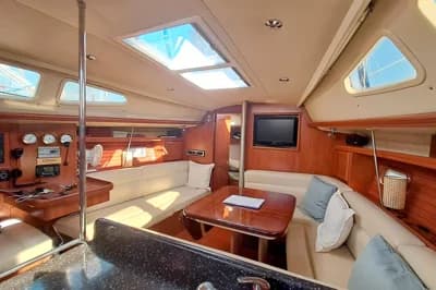 2009 Hunter 39 | 38.1 ft 2
