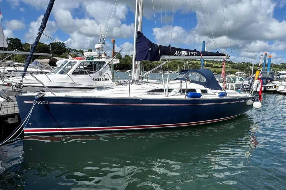 2002 Maxi 1050 | 11m