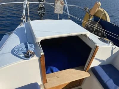 1976 Westerly 33 Boat for Sale in Leros 4