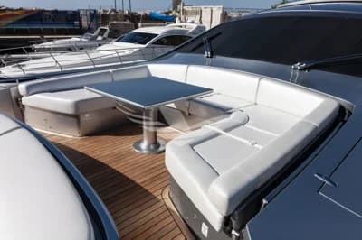 2018 Pershing 82 | 24m 3