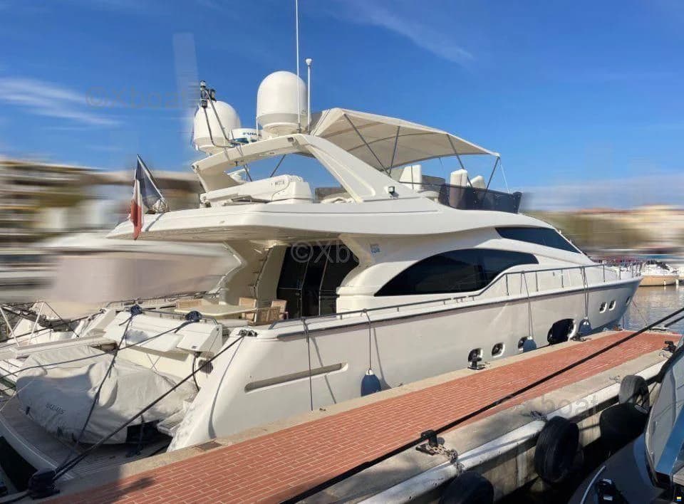 Ferretti 681