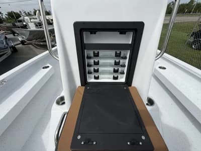 2027 Xpress H20B Bay 3