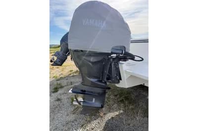 2023 Parker 2320 Sport Cabin 2