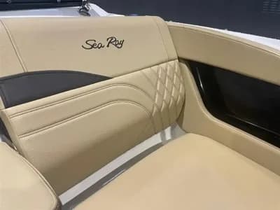 2023 Sea Ray SLX 260 Boat for Sale in Ardlui 2