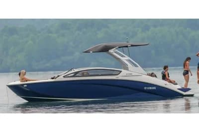 2024 Yamaha Boats 275SE 2