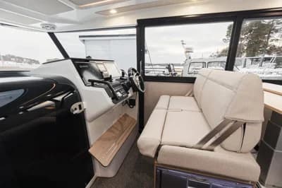2025 Quarken 35 Cabin Tourer | 10.7 ft 3