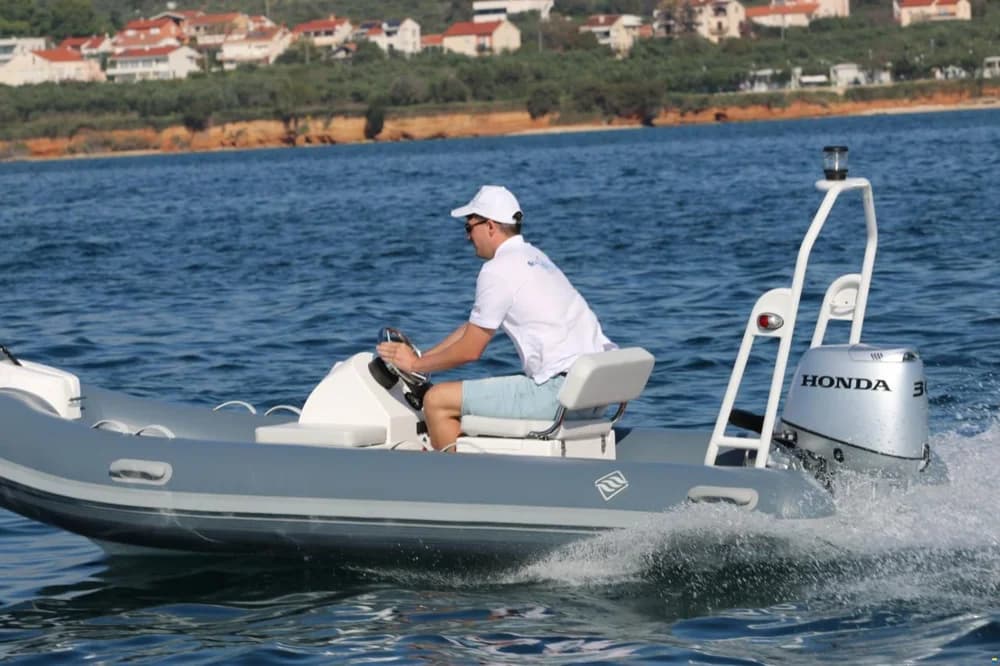 Sea Flash Open Tender 400
