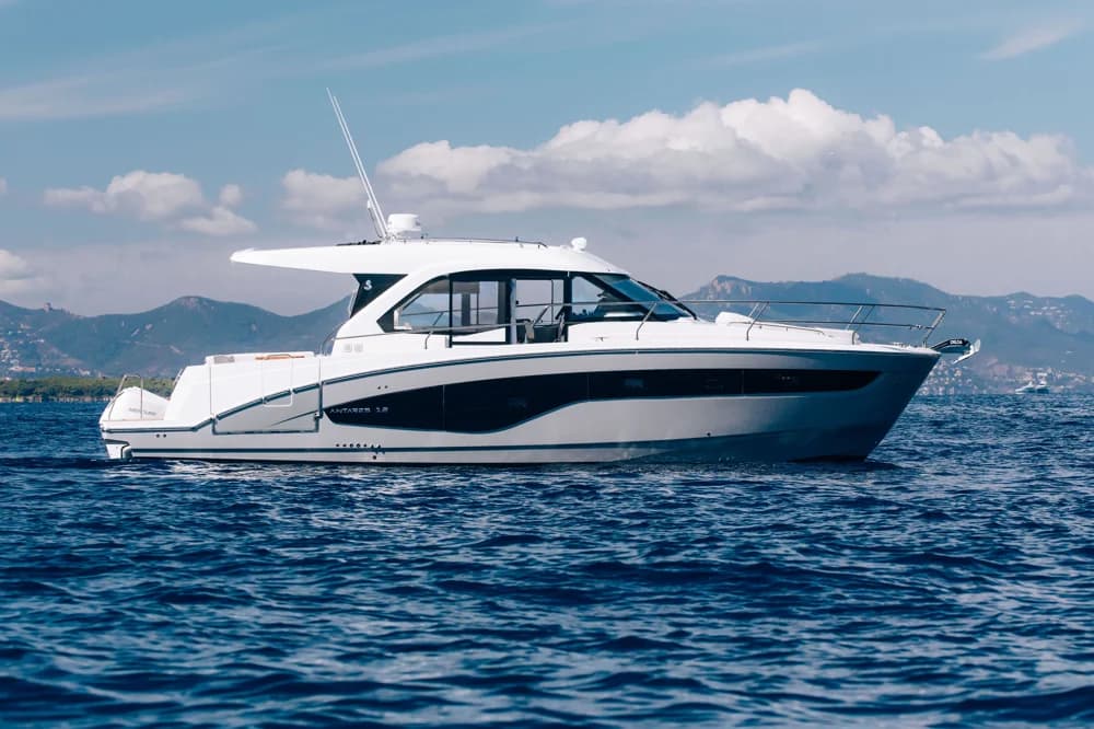 2026 Beneteau Antares 12 Coupe