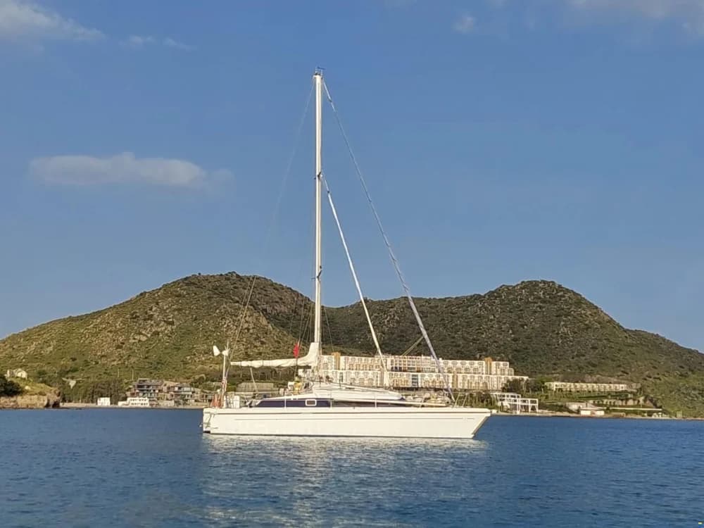 Prout Snowgoose 37