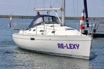 Beneteau Oceanis 300 2