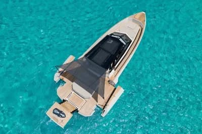2019 Evo Yachts R4 3