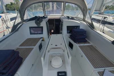 2022 Jeanneau Sun Odyssey 410 2