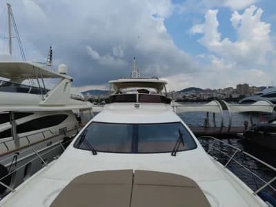 AZIMUT 68 4