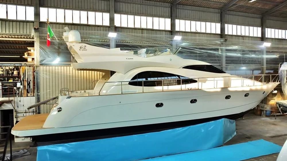 2003 Cayman Yachts 62 Cyber