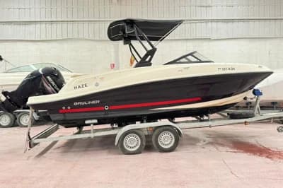 2019 Bayliner VR5 Bowrider OB 2