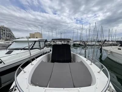 2005 White Shark 285 2