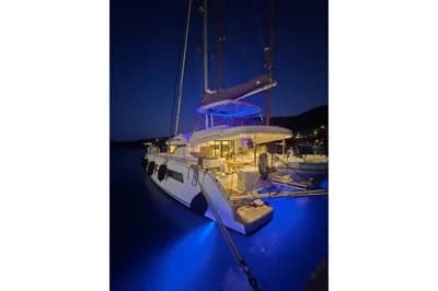 2022 Lagoon 50 3
