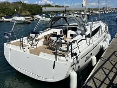 Bavaria C46 Boat for Sale in Poole 2