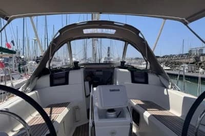 2013 Jeanneau Sun Odyssey 379 3