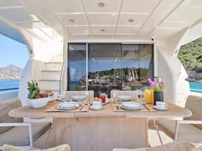 Ferretti 731 4