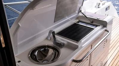 Sunseeker Predator 57 4