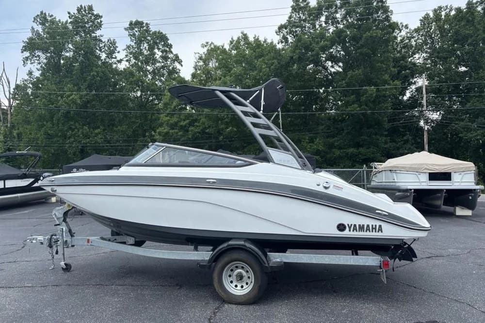 2020 Yamaha Boats AR195
