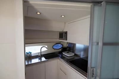 2006 Pershing 56 | 18m 3