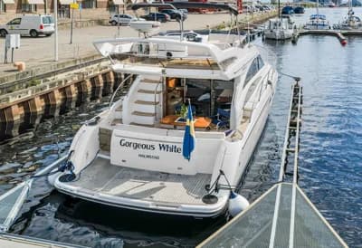 Princess 42 Flybridge 2