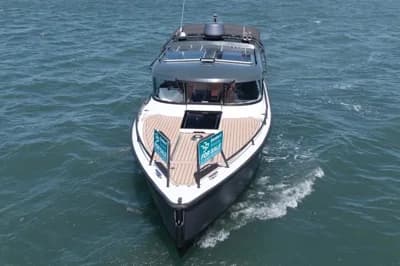 2015 XO 270 RS Front Cabin OB | 9m 3