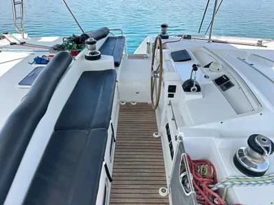 Lagoon 500 3