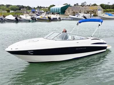 Maxum 2400 SC3 2