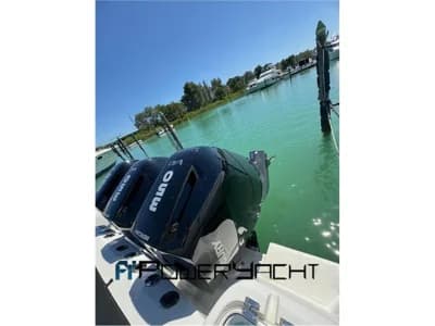 BOSTON WHALER - 370 OUTRAGE 3