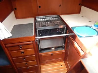 Hallberg-Rassy 42 KETCH 3