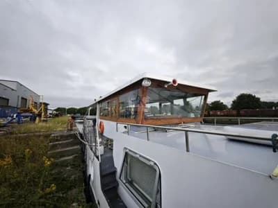 Hausboot/Motoryacht 21m 2