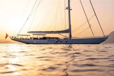 SES Yachts Truly Classic 128 2