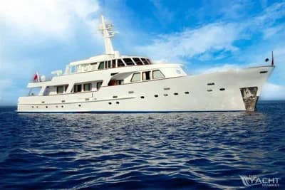 Hall Russell Classic 34 m 2