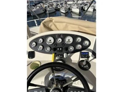 Riviera Marine - 37 Flybridge 3