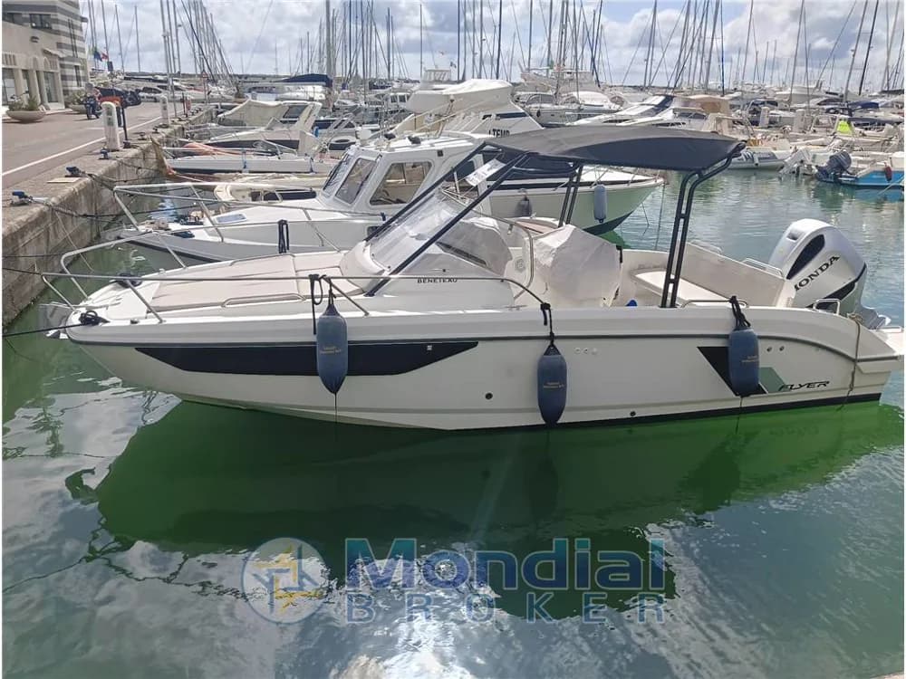 BENETEAU - FLYER 8