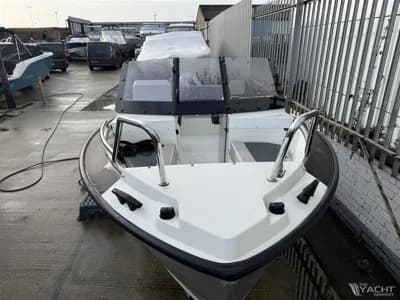 Silver Boats Hawk BR 490 Bow Rider 3