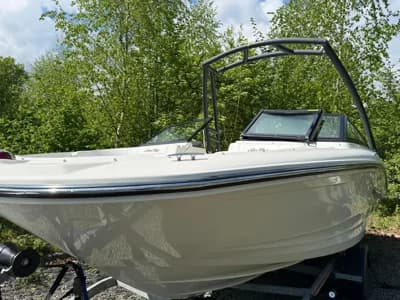 2019 Sea Ray SPX 190 Boat for Sale in Ambleside 2