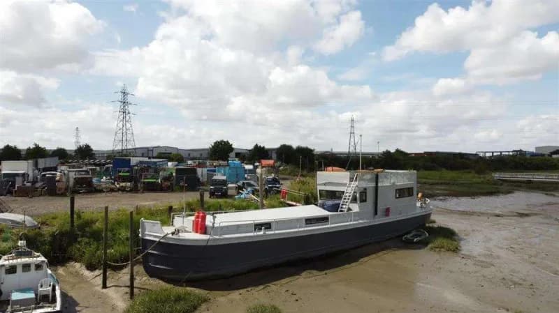 SELBY SELBY BARGE