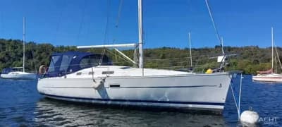 Beneteau Oceanis 323 2